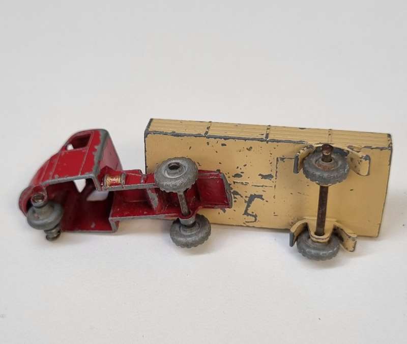 Matchbox Lesney 10b Mechanical Horse and Trailer