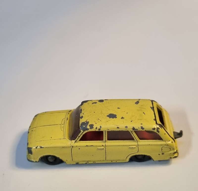 Matchbox Lesney 38B Vauxhall Victor Estate Car