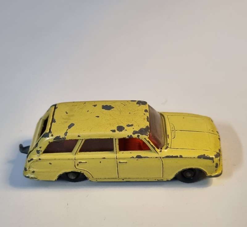 Matchbox Lesney 38B Vauxhall Victor Estate Car