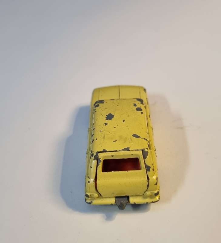 Matchbox Lesney 38B Vauxhall Victor Estate Car