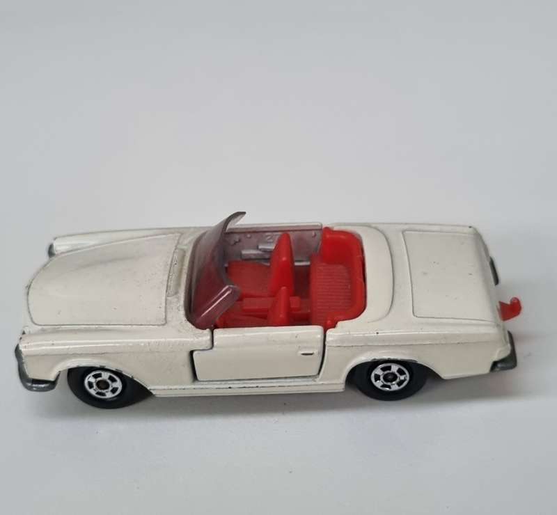 Matchbox Lesney 27D Mercedes 230 SL