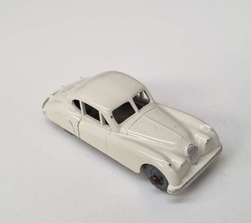 Matchbox Lesney 32A Jaguar XK140