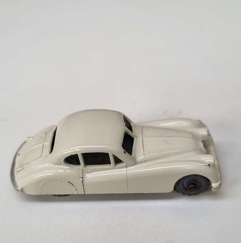 Matchbox Lesney 32A Jaguar XK140