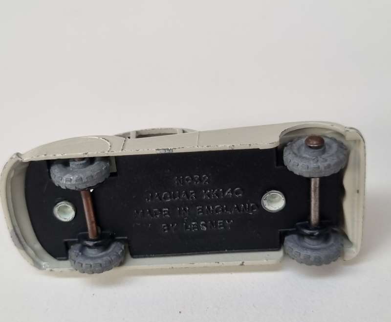 Matchbox Lesney 32A Jaguar XK140