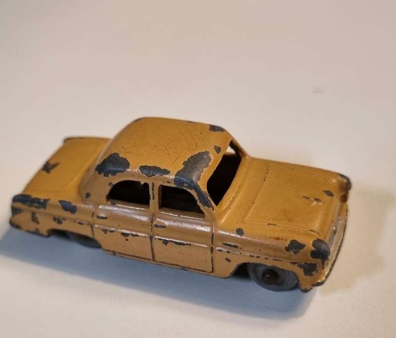 Dublo Dinky Toys Ford Prefect