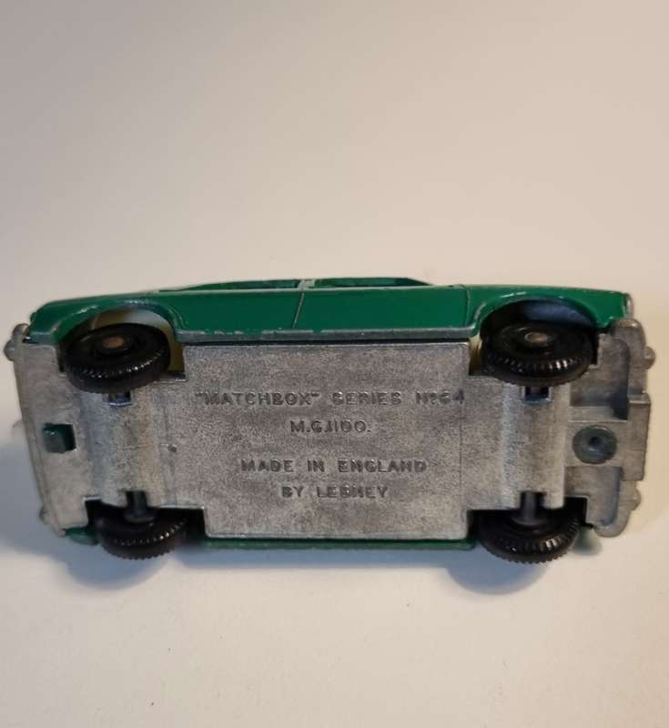 Matchbox Lesney 64B MG 1100