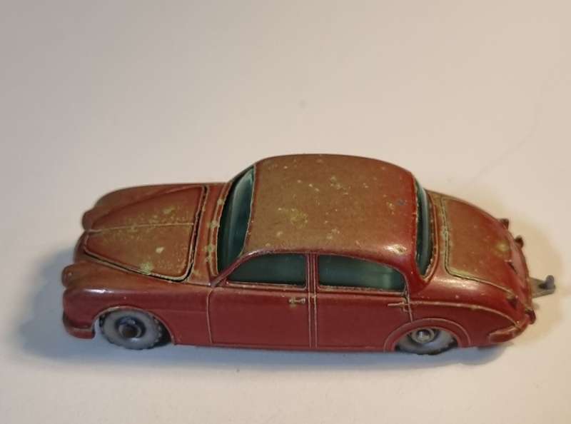 Matchbox Lesney 65B Jaguar 3.8