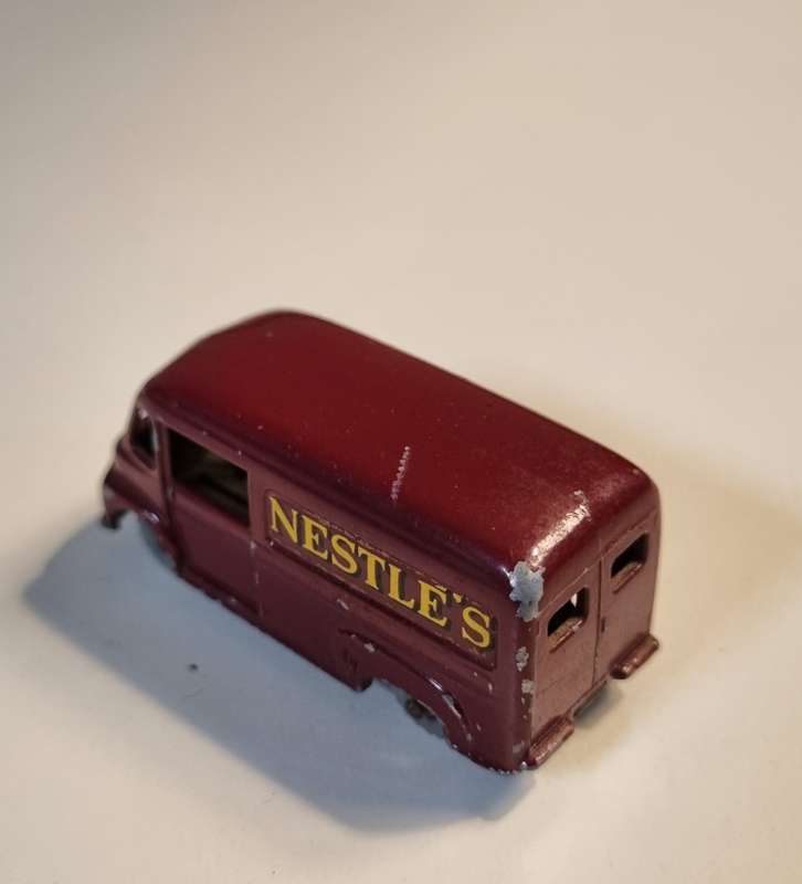 Matchbox Lesney 69A Commer Van