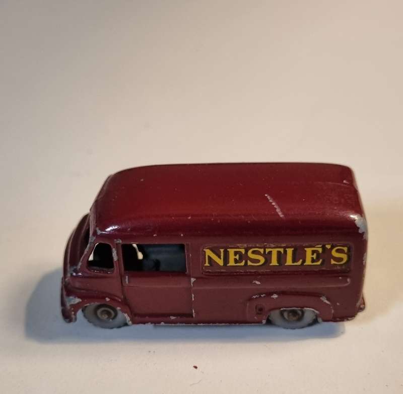 Matchbox Lesney 69A Commer Van