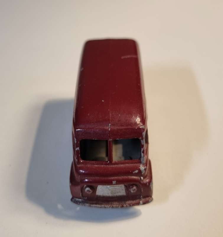 Matchbox Lesney 69A Commer Van