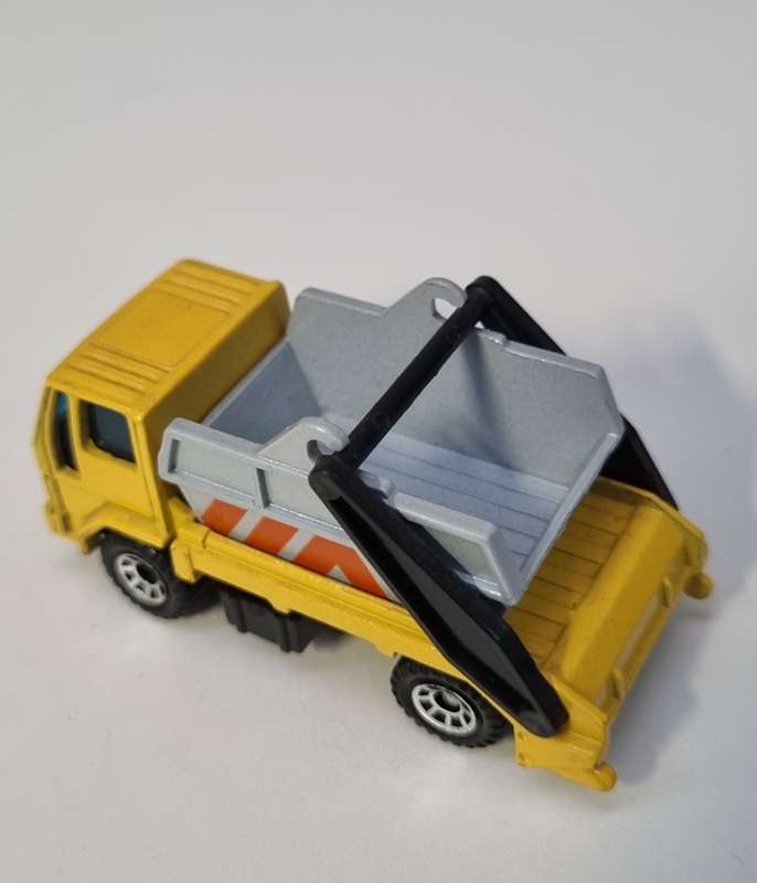 Matchbox Ford Cargo Skip Truck