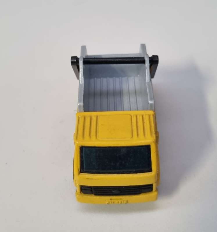 Matchbox Ford Cargo Skip Truck