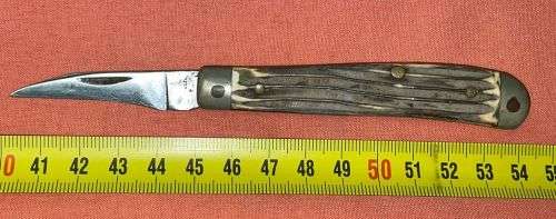 Vintage Queen pocket knife with antler scales