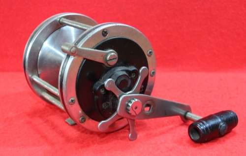 Model Chuyo 1800 fishing Reel - made in Japan