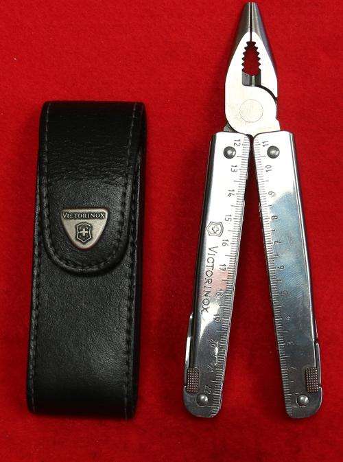 Victorinox Swiss Army Multi Tool like Leatherman with securitas logo