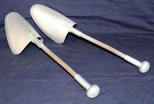 shoe stretcher - Vic-Tree - Metal - vintage