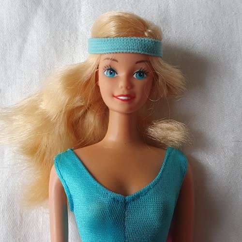 Vintage 1980s Great Shape Barbie (1983) - Perfect condition with original box