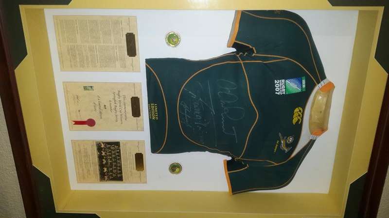 Signed Commemorative 2007 Rugby World Cup jersey.