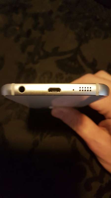 Samsung S6 Edge in pristine condition - battery needs replacing though