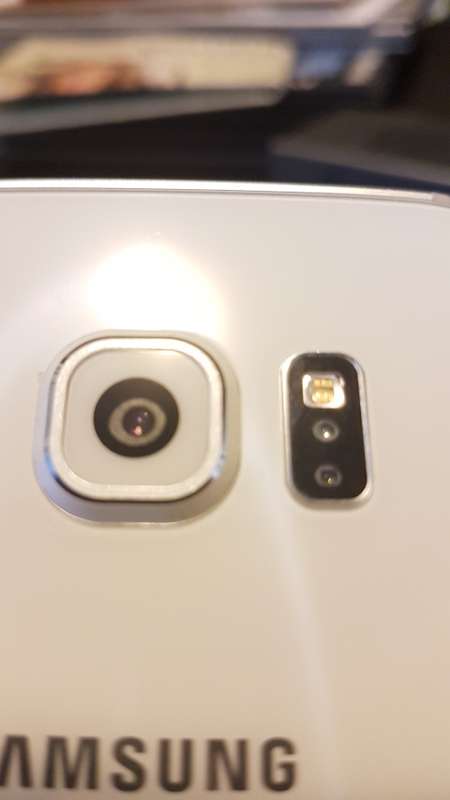 Samsung S6 Edge in pristine condition - battery needs replacing though