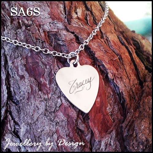 CLASSIC HEART PENDANT ON CHAIN + FREE ENGRAVING