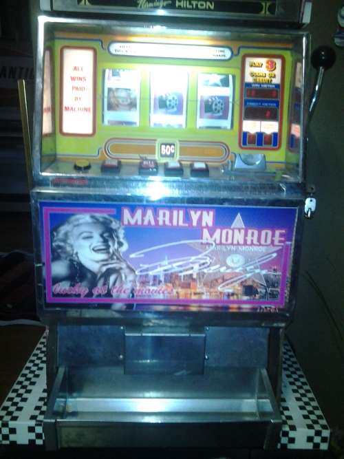 gambling machine "one arm bandit"