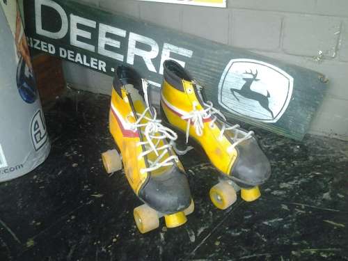 vintage rollerskates
