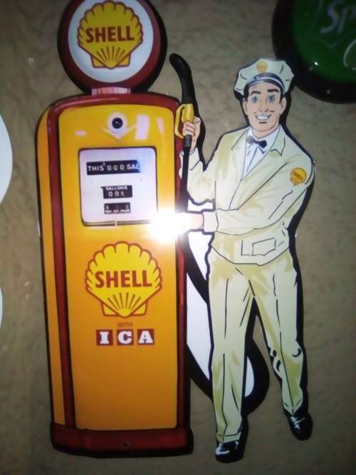Shell man diecut plastic cutout