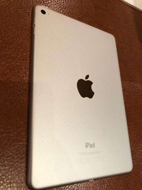 iPad Mini 4 128GB Wifi Silver