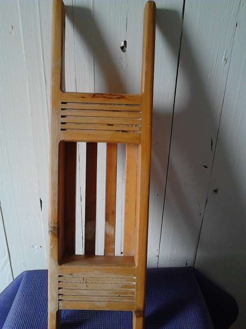 Wooden soap holder for bathroom