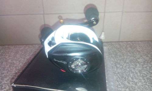 Sougayilang Black and White Baitcasting Fishing Reel with 9+1 Ball Bearings 7:1 Gear Ratio