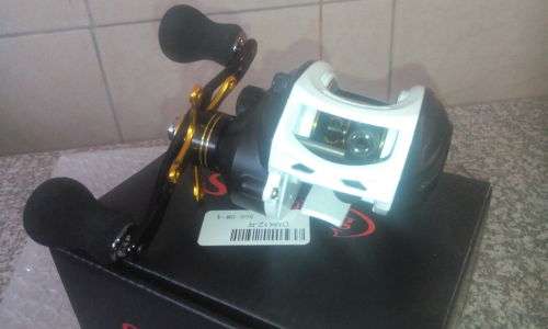 Sougayilang Black and White Baitcasting Fishing Reel with 9+1 Ball Bearings 7:1 Gear Ratio