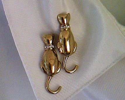 Gorgeous cute gold plated cat lapel pins / brooches by Miglio