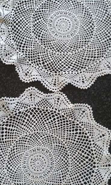 Lovely larger pair vintage cotton crochet doilies 33cm