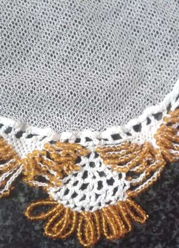 Vintage orange beaded doilie net centre 19.5cm