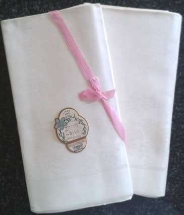 Six large white vintage Irish linen and cotton Damask dinner napkins / serviettes