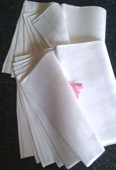 Six large white vintage Irish linen and cotton Damask dinner napkins / serviettes
