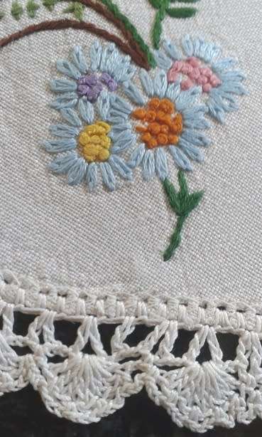 Two lovely vintage embroidered linen doilies 20cm square