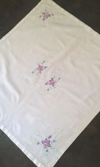 Lovely small vintage linen embroidered tablecloth / centrepiece