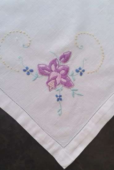 Lovely small vintage linen embroidered tablecloth / centrepiece
