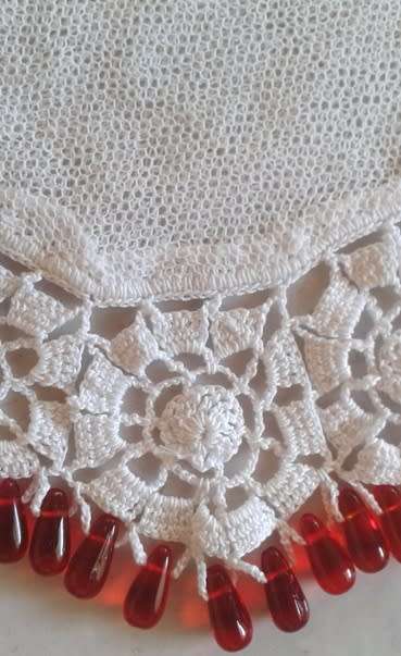 Red glass teardrop beaded doilie net centre