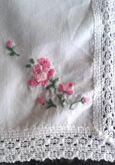 Pretty vintage cotton hanky roses and lace