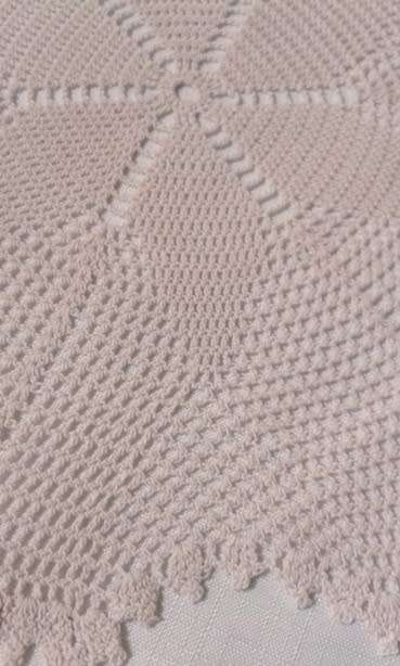 Pale pink vintage cotton doilie 29cm