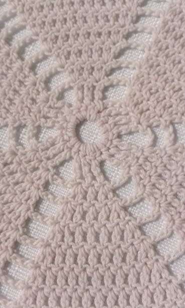 Pale pink vintage cotton doilie 29cm