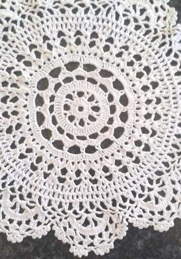 Small vintage cotton crochet doilie 17.5cm pretty edge