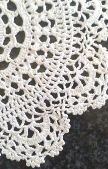 Small vintage cotton crochet doilie 17.5cm pretty edge