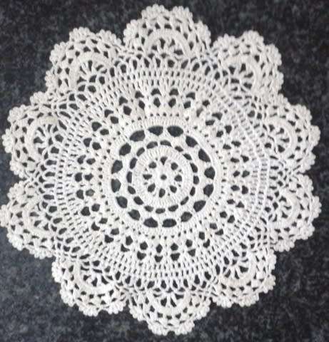 Small vintage cotton crochet doilie 17.5cm pretty edge