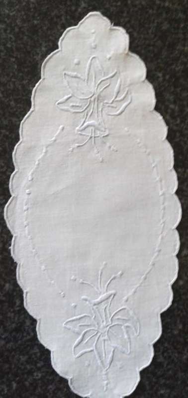 Small white vintage linen table mat white daffodil embroidery