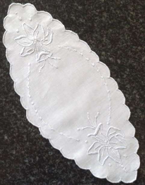 Small white vintage linen table mat white daffodil embroidery