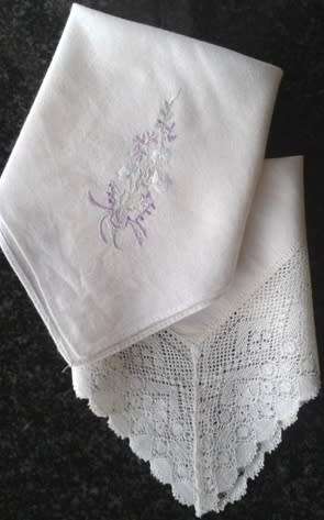 Two vintage cotton hankies one lace, one embroidered
